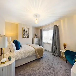 It's Broadway Baby! Great House Close To Centre Tatil Evi
